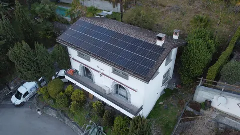 Impianto fotovoltaico da 8.6 kWp realizzato da Matasci Sagl a Agarone