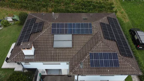 Impianto fotovoltaico da 10 kWp realizzato da Matasci Sagl a Cugnasco