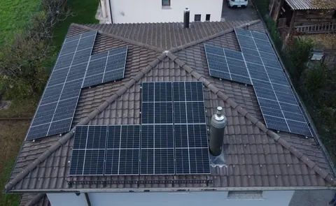Impianto fotovoltaico da 8.8 kWp realizzato da Matasci Sagl a Quartino