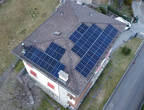 Impianto fotovoltaico da 8.8 kWp realizzato da Matasci Sagl a Mezzovico