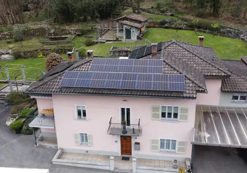 Impianto fotovoltaico da 18.06 kWp realizzato da Matasci Sagl a Riviera