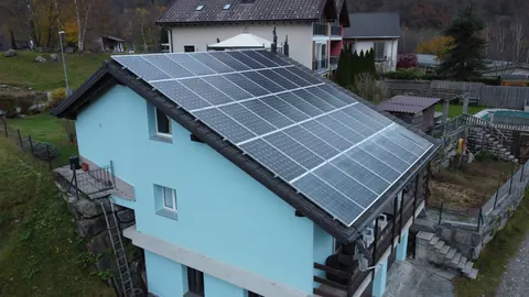 Impianto fotovoltaico da 11.2 kWp realizzato da Matasci Sagl a Brione