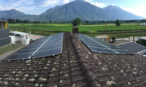 Impianto fotovoltaico da 9.76 kWp realizzato da Matasci Sagl a Gordola
