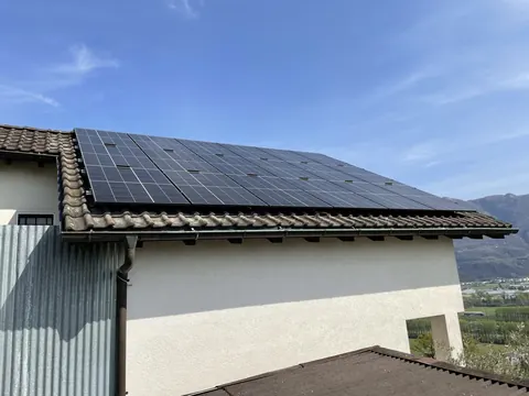Impianto fotovoltaico da 11.2 kWp realizzato da Matasci Sagl a Gudo