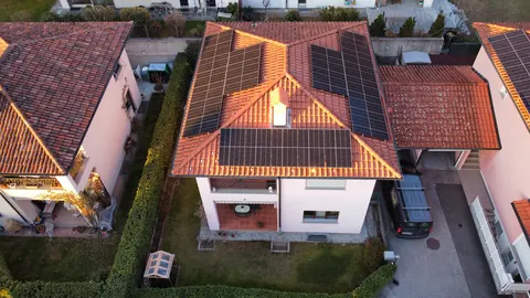 Impianto fotovoltaico da 10 kWp realizzato da Matasci Sagl a Agarone