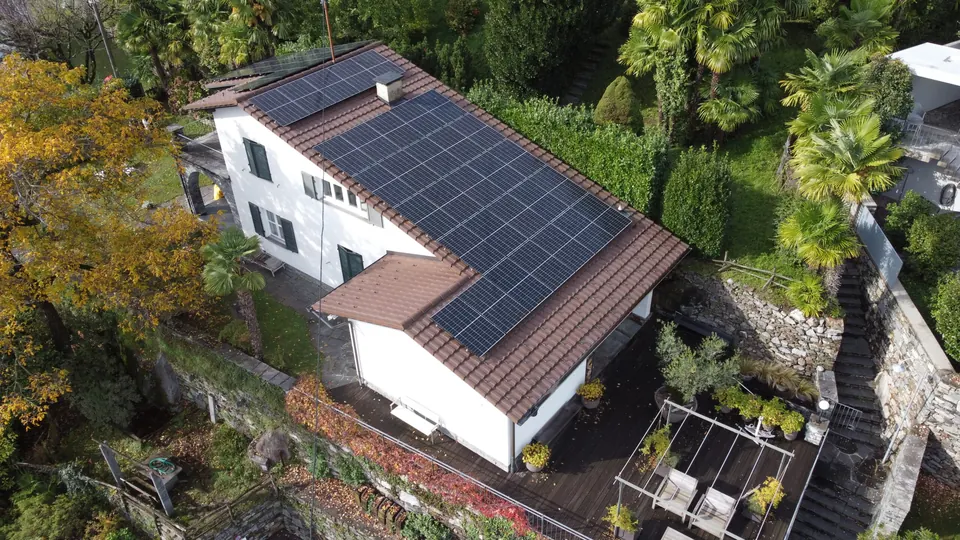 Impianto fotovoltaico realizzato da Matasci Sagl a Brissago