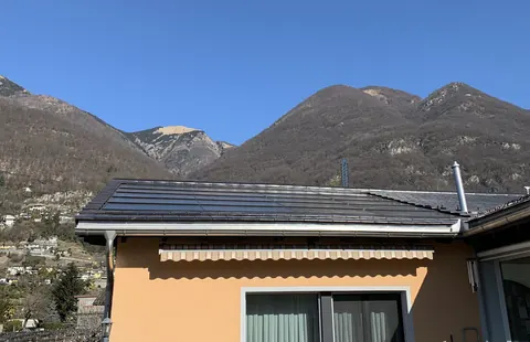 Impianto fotovoltaico da 6 kWp realizzato da Matasci Sagl a Cugnasco