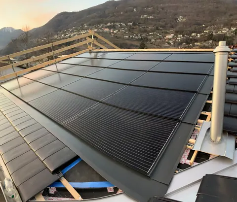 Impianto fotovoltaico da 6 kWp realizzato da Matasci Sagl a Cugnasco